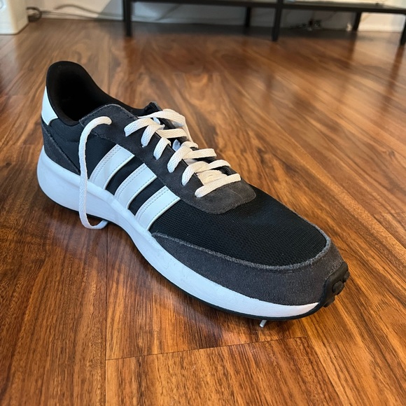 Adidas Sneakers Size 11.5 Never Worn - Picture 4 of 4